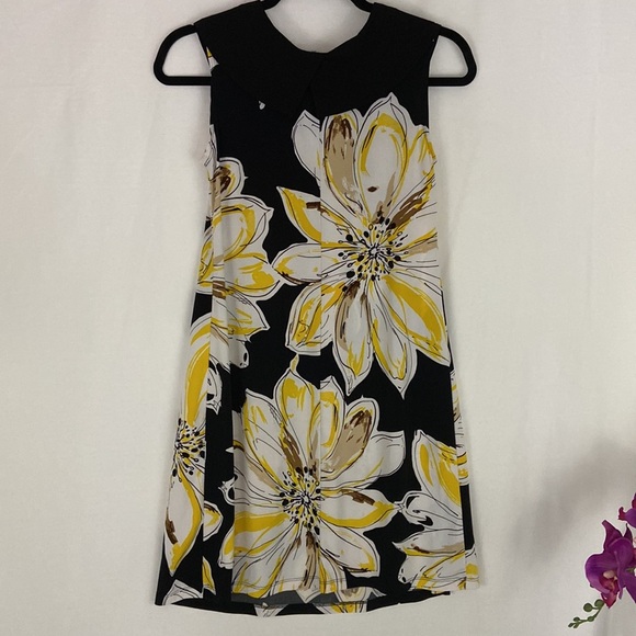 Intermission White Yellow and Black Dress Sleeveless With Pleats Size 6 - Picture 4 of 8